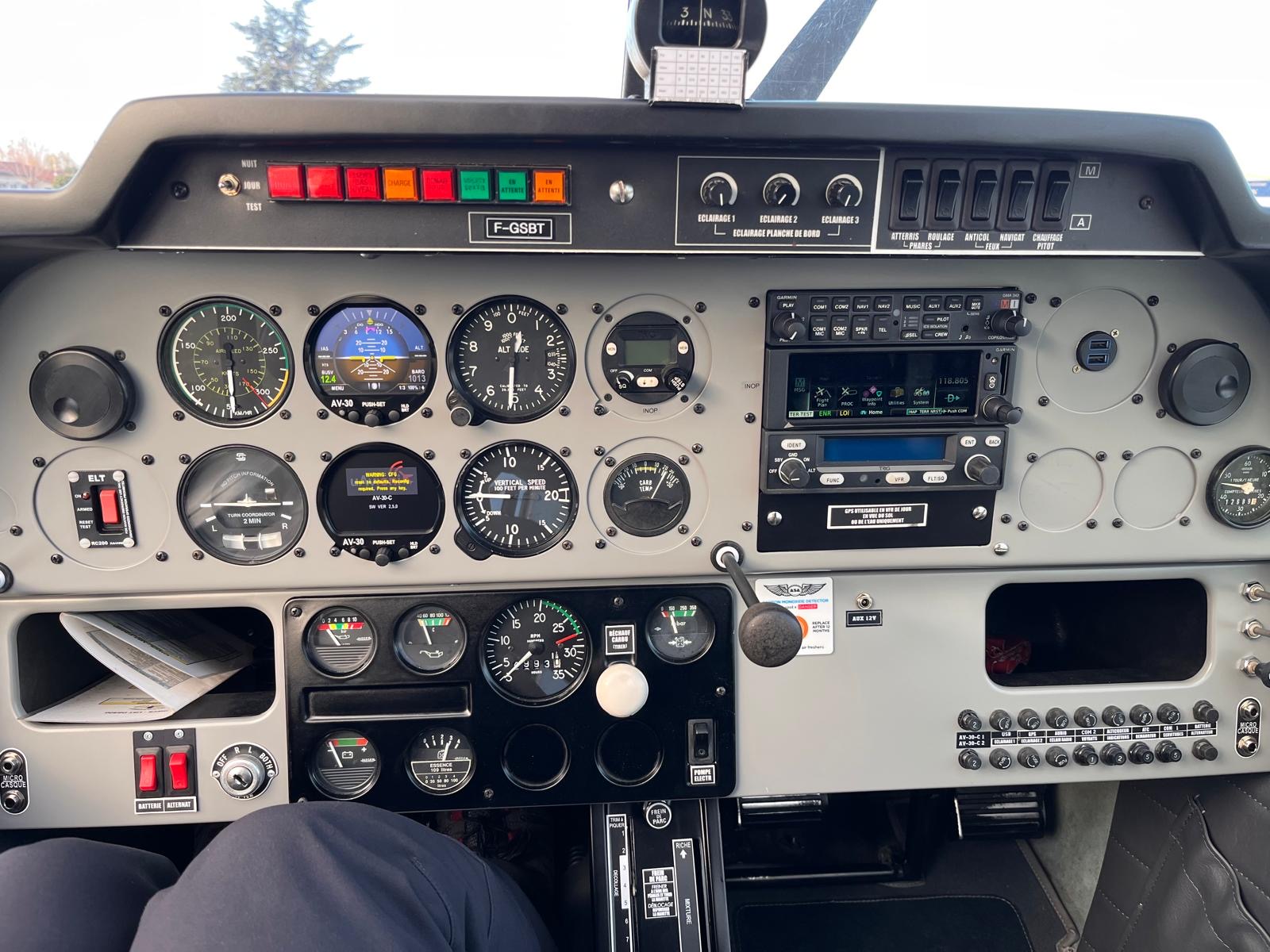 Cockpit Robin DR400-120